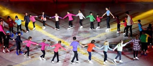 Oltre lo Specchio&quot;: Spettacolo di Pattinaggio ad Aosta con Campioni Nazionali