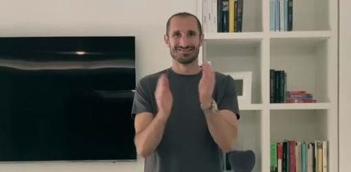 L’applauso del mondo del calcio agli Eroi dell’umanità