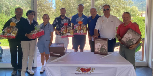 Nella foto da sinistra: Domenico Scopacasa, Antonietta Mestieri, Marinella Bellinvia, Andrea Vallet Mantellino, Roberto Rossi, Dario Come’ (presidente) Edi Avoyer, Enzo Spelgatti. Nella foto da sinistra: Domenico Scopacasa, Antonietta Mestieri, Marinella Bellinvia, Andrea Vallet Mantellino, Roberto Rossi, Dario Come’ (presidente) Edi Avoyer, Enzo Spelgatti.