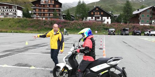 Moto: ai piedi del Cervino una giornata di scuola per la sicurezza in sella