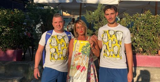 Diego Paoletti-Davide Acchiardi con al centro Federica Sagaria, figlia di Beppe