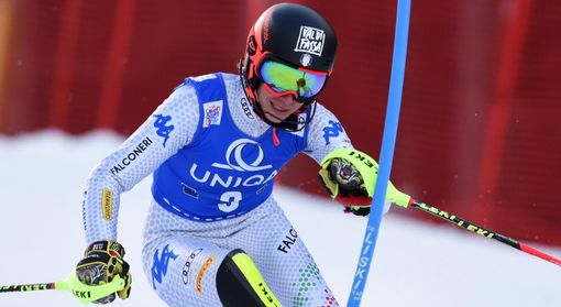Sci: Costazza fuori nella seconda manche quando viaggiava forte Sci: Costazza fuori nella seconda manche quando viaggiava forte