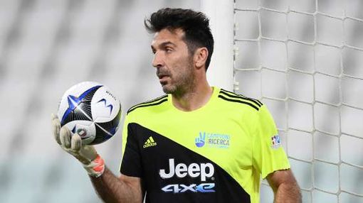Calcio: Buffon potrebbe chiudere la carriera nel Parma Calcio: Buffon potrebbe chiudere la carriera nel Parma