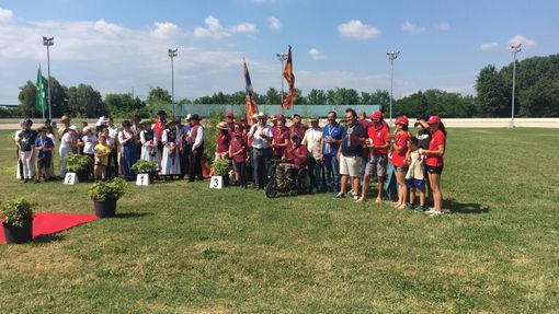 PREMIAZIONE ATTACCHI - COPPA DELLE REGIONI In divisa rossa a dx la squadra dei valdostani