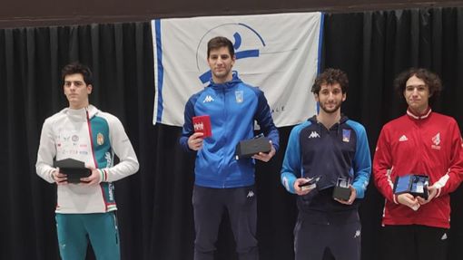 Simone Mecarelli sul gradino più alto