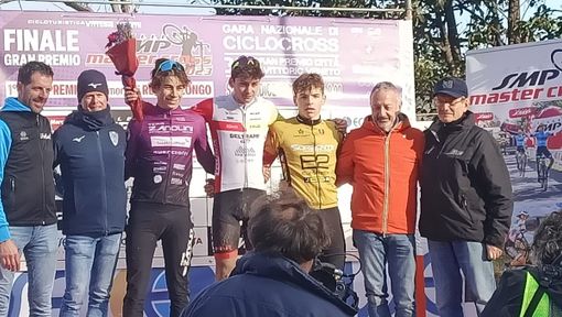 Ciclismo: Mattia Agostinacchio vince la tappa Juniores della "Selle Smp Master Cross" Ciclismo: Mattia Agostinacchio vince la tappa Juniores della "Selle Smp Master Cross"