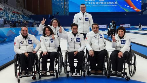 Da sn. in carrozzina: Paolo Ioriatti, Angela Menardi, Matteo Ronzani, Egidio Marchese, Orietta Berto; in piedi la fisio terapista Barbara Giacchè e il Coach Roberto Maino Da sn. in carrozzina: Paolo Ioriatti, Angela Menardi, Matteo Ronzani, Egidio Marchese, Orietta Berto; in piedi la fisio terapista Barbara Giacchè e il Coach Roberto Maino