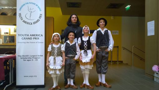 I ragazzi che hanno conquistato il 12 posto al YAGP con l'insegnante Ellada Mex