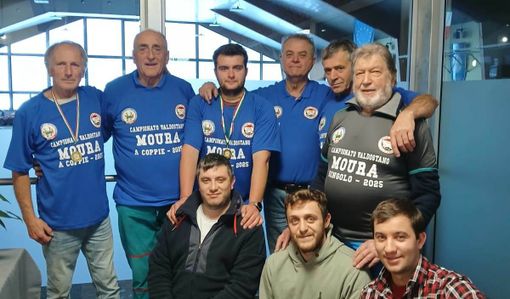 Walter Blanchod, Lino Blanchod, Mark Lazier, Guido Theodule, Tiziano Borettaz, Franco Carlin; in basso da sinistra:  Alex Jeantet, Jader Cheillon, Loris Damarino