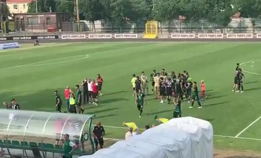 Partita terminata, c'è chi festeggia e chi rientra sconsolato Partita terminata, c'è chi festeggia e chi rientra sconsolato