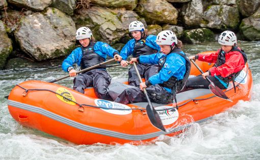 Il Rafting Team Valle d'Aosta: Gaia, Elodie, Carlotta, Charlotte