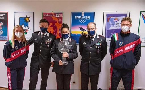 Federica Brignone con la Coppa di cristallo. Punta di diamente della Valle nella Benemerita sportiva Federica Brignone con la Coppa di cristallo. Punta di diamente della Valle nella Benemerita sportiva