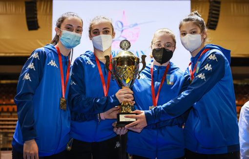 Scherma: Eleonora Orso e Federica Zogno oro nella spada a squadre u17 a Novi Sad Scherma: Eleonora Orso e Federica Zogno oro nella spada a squadre u17 a Novi Sad