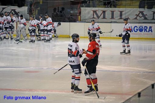 Hockey ghiaccio: IHL Division 1; I Gladiators Lombardo e BLanc salvano l'onore