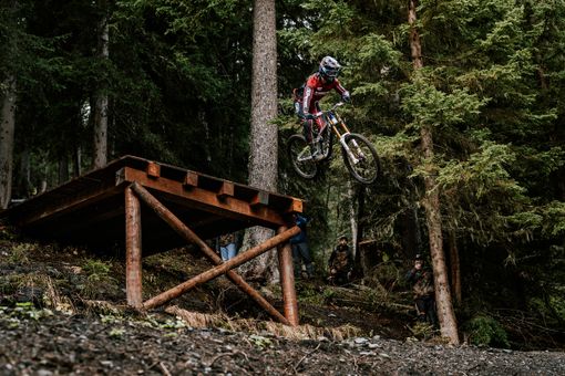 La Thuile fa la storia: la Coppa del Mondo di Mountain Bike accende l’estate valdostana La Thuile fa la storia: la Coppa del Mondo di Mountain Bike accende l’estate valdostana