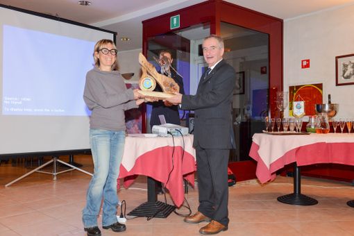 A Francesca Canepa esempio di donna e sportiva Premio Panathlon club du Val d'Aoste A Francesca Canepa esempio di donna e sportiva Premio Panathlon club du Val d'Aoste