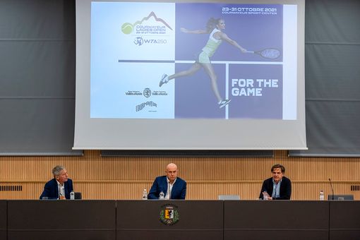 Da sinistra Vincenzo Martucci, Carlo Alagna e Roberto Rota, sindaco di Courmayeur. Nell'articolo Carlo Alagna e Roberto Rota. (foto Carlo Alagna e Roberto Rota)