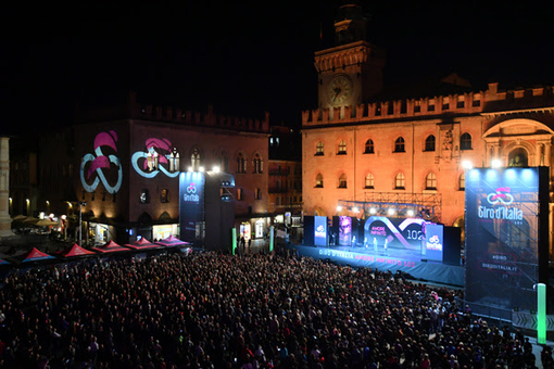 GIRO D'ITALIA: Lanciato il Giro 102 con presentazione di tutte le squadre protagoniste
