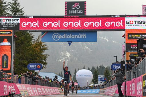 GIR0 D'ITALIA: Geoghegan Hart: vittoria con dedica a Portal. Almeida non molla la Maglia Rosa