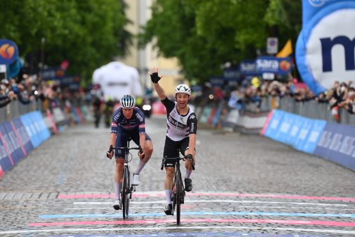 GIRO D'ITALIA: Victor Campenaerts vince la tappa 15, Egan Bernal ancora in Maglia Rosa GIRO D'ITALIA: Victor Campenaerts vince la tappa 15, Egan Bernal ancora in Maglia Rosa