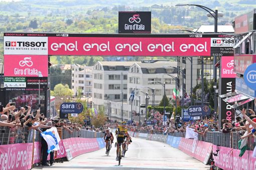 KOEN BOUWMAN VINCE LA SETTIMA TAPPA DEL GIRO D’ITALIA KOEN BOUWMAN VINCE LA SETTIMA TAPPA DEL GIRO D’ITALIA