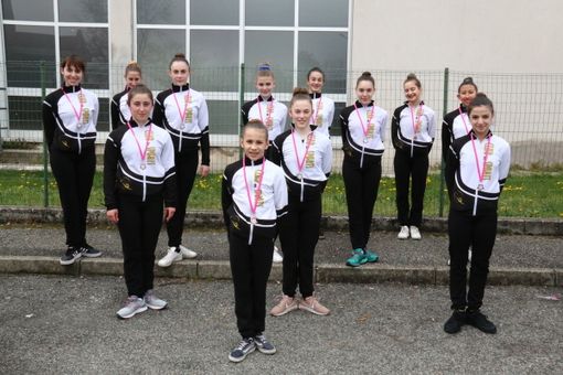 Le ragazze del Club des Sports in gara a Candelo (credit Acmediapress