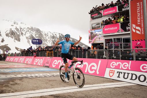 GIRO D'ITALIA: BAIS, FUGA DA SOGNO GIRO D'ITALIA: BAIS, FUGA DA SOGNO