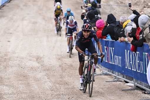 BERNAL: TAPPA E MAGLIA A CAMPO FELICE BERNAL: TAPPA E MAGLIA A CAMPO FELICE