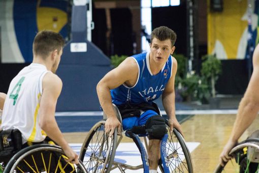 Sabri Bedzeti: “Sulla carrozzina da basket, per sentirmi di nuovo come gli altri. E ora, voglio lasciare il segno”