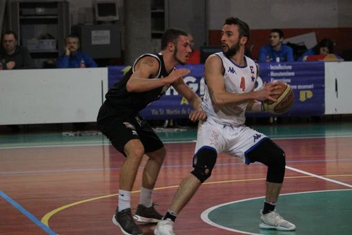 Basket: Serie D, l'Eteila non si ferma, ko anche il Borgoticino Basket: Serie D, l'Eteila non si ferma, ko anche il Borgoticino