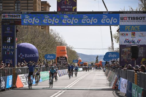 GIRO D'ITALIA: Damiano Caruso vince la tappa 20, Egan Bernal difende la Maglia Rosa Posta in arrivo