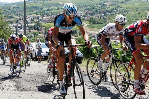 Ciclismo: Il Petit Tour sulla pista di rullaggio Ciclismo: Il Petit Tour sulla pista di rullaggio