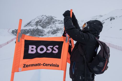 Sci. Cancellata la prima prova cronometrata sulla Gran Becca per il forte vento Sci. Cancellata la prima prova cronometrata sulla Gran Becca per il forte vento