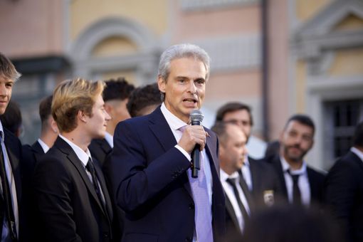 Hockey su ghiaccio: Gianni Nuti ha dato il benvenuto alla prima squadra Ares Sport Hockey su ghiaccio: Gianni Nuti ha dato il benvenuto alla prima squadra Ares Sport