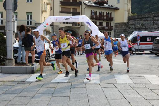 Presentata la quarta edizione della Valle d’Aosta Super Marathon: domenica 14 luglio 2024 al via podisti da ben 20 nazioni diverse Presentata la quarta edizione della Valle d’Aosta Super Marathon: domenica 14 luglio 2024 al via podisti da ben 20 nazioni diverse