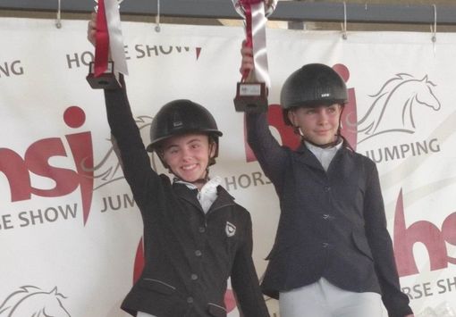 Da sn: Giovanna Dugrossu Victor  e Orillier Viola Orillier su De Haribo e Giovanna Dugrossu Victor