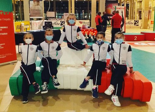 Annie Desandré, Claire Savoye,  Abigail Martinet, Marta Nieroz, e Ginevra Grosso Annie Desandré, Claire Savoye,  Abigail Martinet, Marta Nieroz, e Ginevra Grosso