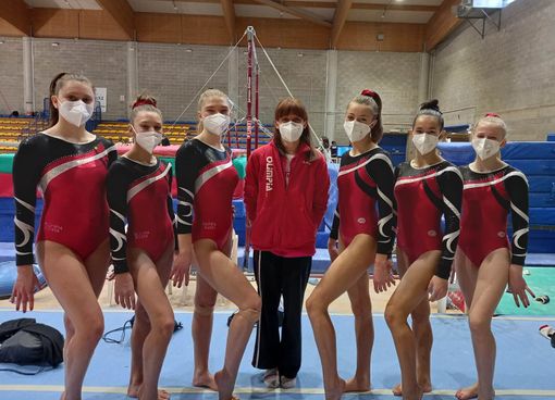 Da sn Serena Ramanzin, Sophie Graziano, Nicole Sammartino, l’istruttrice Federica Vinante, Beatrice Morra Di Cella, Luna Katana e Emma Viérin