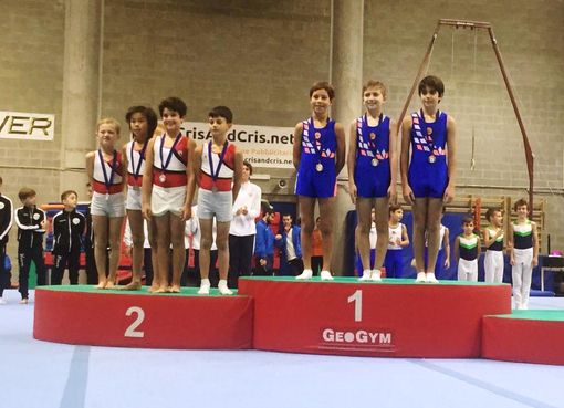 La squadra sul podio: Devis Massari, Kien Fogliadini, Gabriel Fuccio e Riccardo Durello