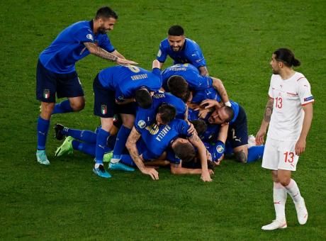 Italia-Svizzera 3-0 doppietta di Locatelli e rete di Immobile