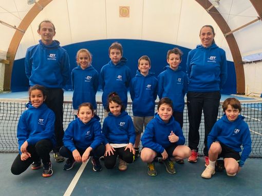 da sN. in piedi Fabio Paonessa, Claire Susanna, Etienne Montegrandi, Alessio Pettenon, Oliviero Pretti, Nathalie Viérin; in ginocchio Maila Di Felice, Giulia Borsato, Matilde Guichardaz, Michael Macciocchi, René Macori