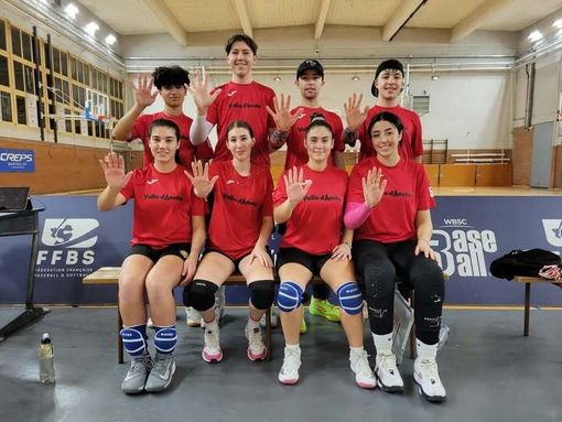 Nella foto del roster: sedute da sinistra Martina Ganili, Julie Barailler, Cloe Bonomo, Kahina Brahmia; in piedi da sinistra Gabriel Quintana, Umberto Luksch, Riccardo Sana, Federico Sana