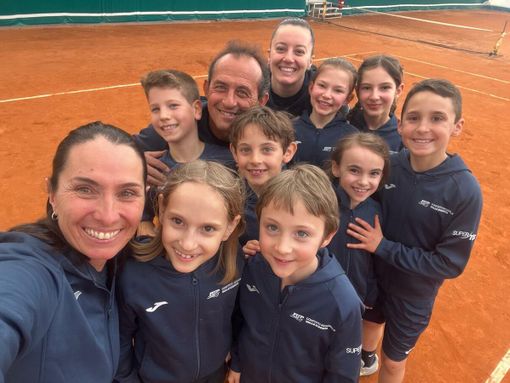 Nella foto: Leonardo Petacchi, Nicholas Pettenon, Giada Crimiti, Amelia Stan, André Bionaz, Gisèle Pomat Armand, Mattia Mosca Marc e Armelle Paternolli