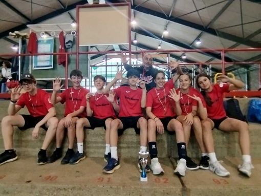VdA medie, da sn: Emilio Agazzini, Yannick Champion, Nicolò Salice , Samuel Rica (Valdigne), Marta Timpano, Melissa Barbuto, Roksana Hoxha (Grand Combin)