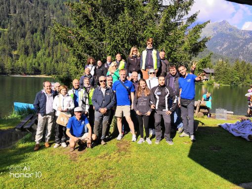 Foto gruppo MC Vespa Club Aosta Foto gruppo MC Vespa Club Aosta