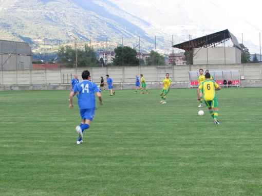 Un momento della sfida fra giornalisti e Asd Valdostana