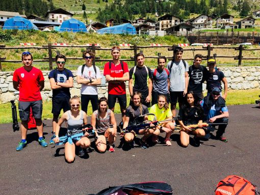 La squadra di biathlon dell'Asiva