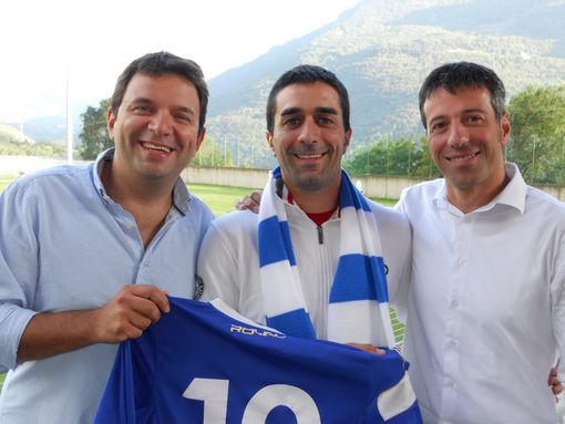 Da sinistra Andrea Sarteur, Davide Clemente e il presidente del Saint-Vincent Chatillon Luca Bertiletti Da sinistra Andrea Sarteur, Davide Clemente e il presidente del Saint-Vincent Chatillon Luca Bertiletti