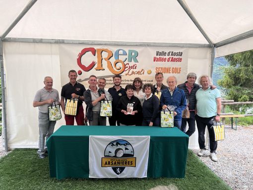 Nella foto da sinistra: Marco Henriod, Manuel Barrel, Tomasz Zieba, Domenico Pellicone, Andrea Succi, Annamaria Berlier, Mariella Vallet (responsabile Crer sezione golf), Marisa Rey, Roberto Rossi, Pier Giorgio Gagliardi, Giancarlo Grange, Marco Lambert. Nella foto da sinistra: Marco Henriod, Manuel Barrel, Tomasz Zieba, Domenico Pellicone, Andrea Succi, Annamaria Berlier, Mariella Vallet (responsabile Crer sezione golf), Marisa Rey, Roberto Rossi, Pier Giorgio Gagliardi, Giancarlo Grange, Marco Lambert.