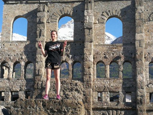 Martine Michieletto in uno scatto del backstage delle riprese del video la cui regia è stata curata da Edoardo Stoppa